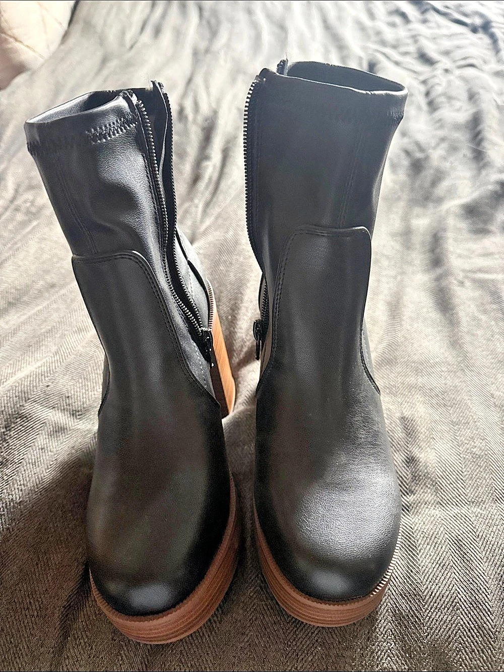 Black leather platform NEW